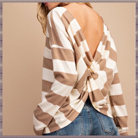 THE BOOKMARK Tops - NEW! BACK TWIST STRIPED TOP